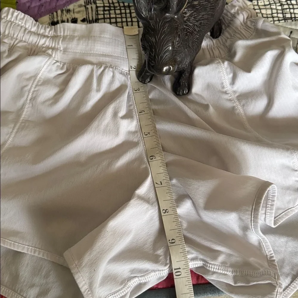 lululemon athletica Hotty Hot Gray Shorts sz 4
